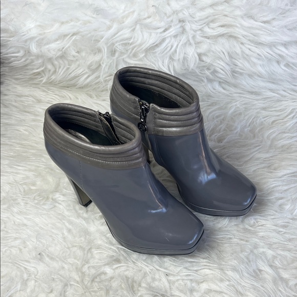 Hugo Boss Women’s Stylish Gray Leather Ankle Boots Size 36 EU - Picture 9 of 17